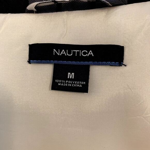 nautica Puffer Women’s sleeveless Zip Up Vest, Size M with silver button accents - Picture 5 of 8